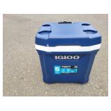 IGLOO Maxcolf Latitude 62 Roller Cooler