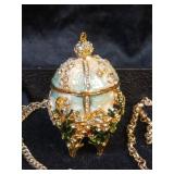 JEWELRY WITH EGG RING HOLDER