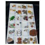 PENDANTS & EARRINGS JEWELRY LOT