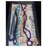 FASHION BEADS / NECKLACES / JEWELRY
