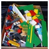MIXED LEGOS LOT / PARTS & PCS / LARGE LOT