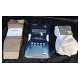 SOCKS & MORE LOT