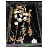 FASHION JEWELRY LOT / MIXED