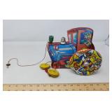 VINTAGE WOODEN TOY LOCOMOTIVE TOY