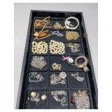 ASSORTED JEWELRY ITEMS