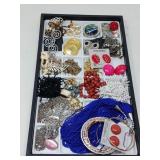 EARRINGS & LOTS OF JEWELRY ITEMS