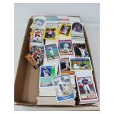 SPORTS TRADING CARDS LOT / MIXED