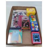 MIXED LOT OF SPORTS TRADING CARDS