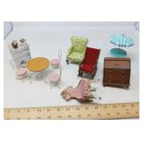 MIXED DOLL HOUSE FURNITURE /  VINTAGE PCS