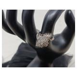 JEWELRY / .925 SILVER RING W/ CHIP STONES