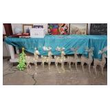 SET OF 6 REINDEER YARD HOLIDAY DECORATIONS +TREE