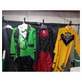 3 HALLOWEEN COSTUMES