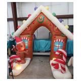 OUTDOOR HOLIDAY DECOR / INFLATABLE