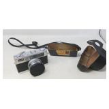 VINTAGE MINOLTA FILM CAMERA HI-MATIC 11 IN  CASE