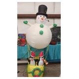 HOLIDAY YARD DECOR INFLATABLE HOT AIR BALLON 96X40