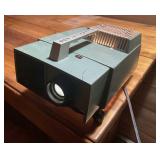 Realist 400 Projector