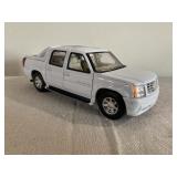 Welly White 2002 Cadillac Escalade EXT Model