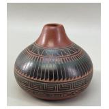 Navajo Dine Sgraffito Redware Pottery Vase