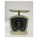 Vintage Mid-Century 25 lb Household Scale
