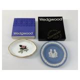 Late 20th Century 2 Wedgwood trinket plates