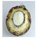 Shell Pendant / Stashbox Locket