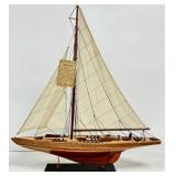 Endeavor Sailing Yacht Model Sailboat