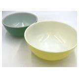 Larger Pyrex Mixing Bowls Pair