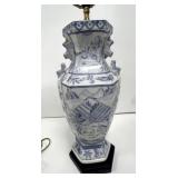Chinese Porcelain Vase Table Lamp