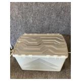 Storage container