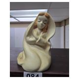 Vintage Hull USA #25 Madonna Art Pottery Planter