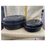 2 Oval Roaster Pans with Lids