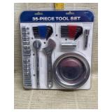 35 Piece Tool Set