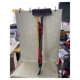50ï¿½ Pivoting Snow Broom, 26ï¿½ Snow Brush