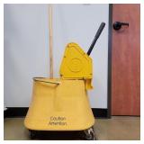 Downpress Wringer and Bucket