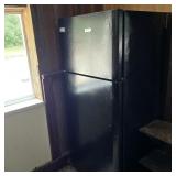Frigidaire Top-Freezer Refrigerator (Black)
