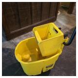 Commercial WaveBrake 35-Quart Side-Press Mop