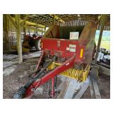 New Holland BR7050 Round Hay Baler