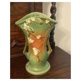 Vintage Roseville IV2 9" Vase Snowberry