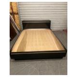 Broyhill Queen Contemporary Black Bed Platform
