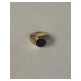 10K Gold Onyx Ring Size 9 (5.2 Grams)