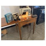 Singer Sewing Machine in Cabinet WORKS