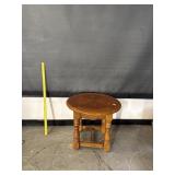 Round Oak Lamp Table