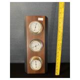 Vintage Wood Thermometer Barometer