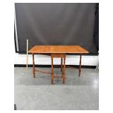 Vintage Drop Leaf Gate Turned Leg Table