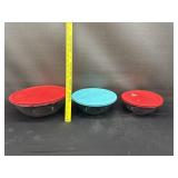 3 Pyrex Mixing Bowls W/ Covers Tempered Glass