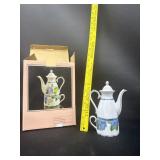 Hydrangea Porcelain Tea Pot For One New