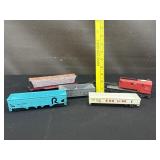 5 HO Scale Toy Train Cars Bachmann