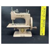 Childs Singer Model 20 Sew Handy Machine 1950