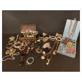 Lot Vintage Jewelry