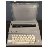 Smith Corona SL-105 Spell Check Typewriter